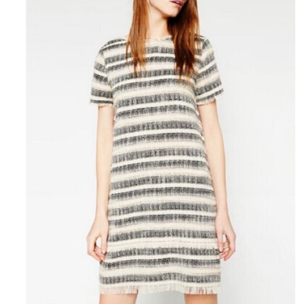 ZARA Low Back Cream Black Striped Tweed Shift Tunic
Mini Dress Fringe Detail XS